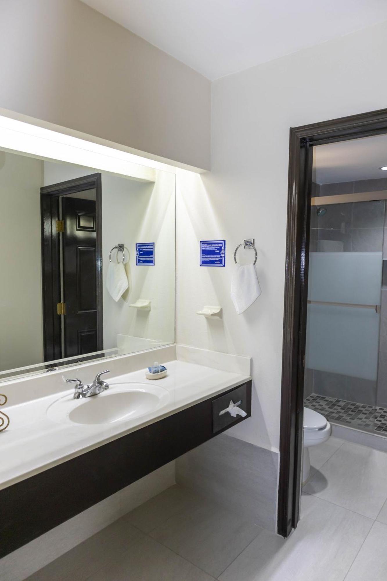 Best Western Hotel Plaza Matamoros Εξωτερικό φωτογραφία